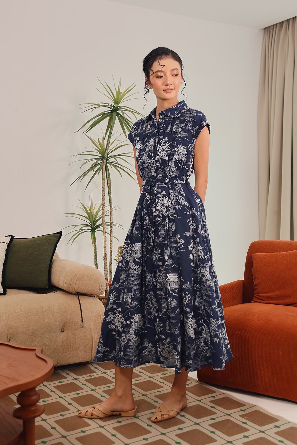 Dezza Midi Dress in Navy Blue Scenic Embroidery - Image 3
