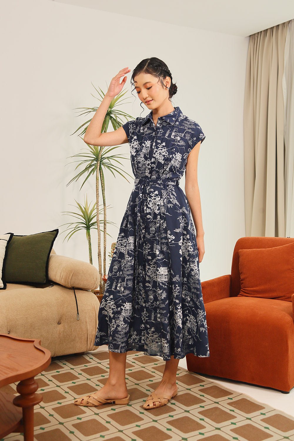 Dezza Midi Dress in Navy Blue Scenic Embroidery - Image 2