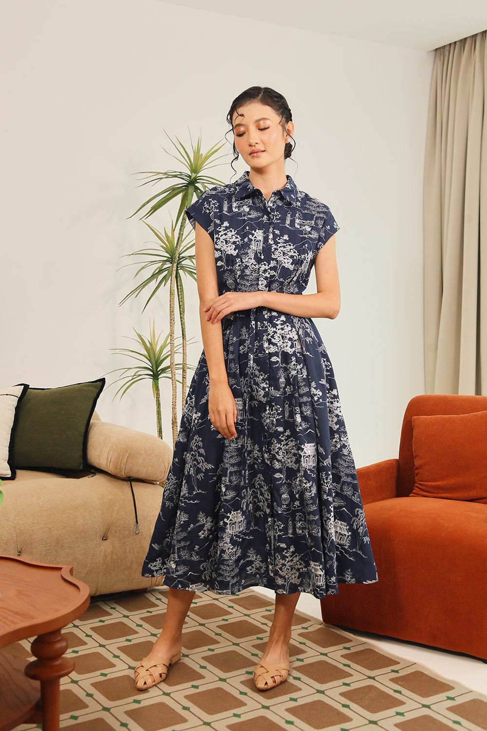 Dezza Midi Dress in Navy Blue Scenic Embroidery - Image 4
