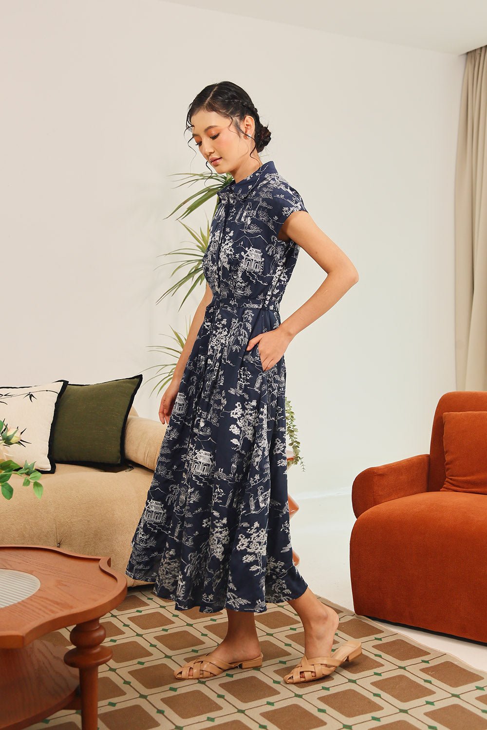 Dezza Midi Dress in Navy Blue Scenic Embroidery - Image 6