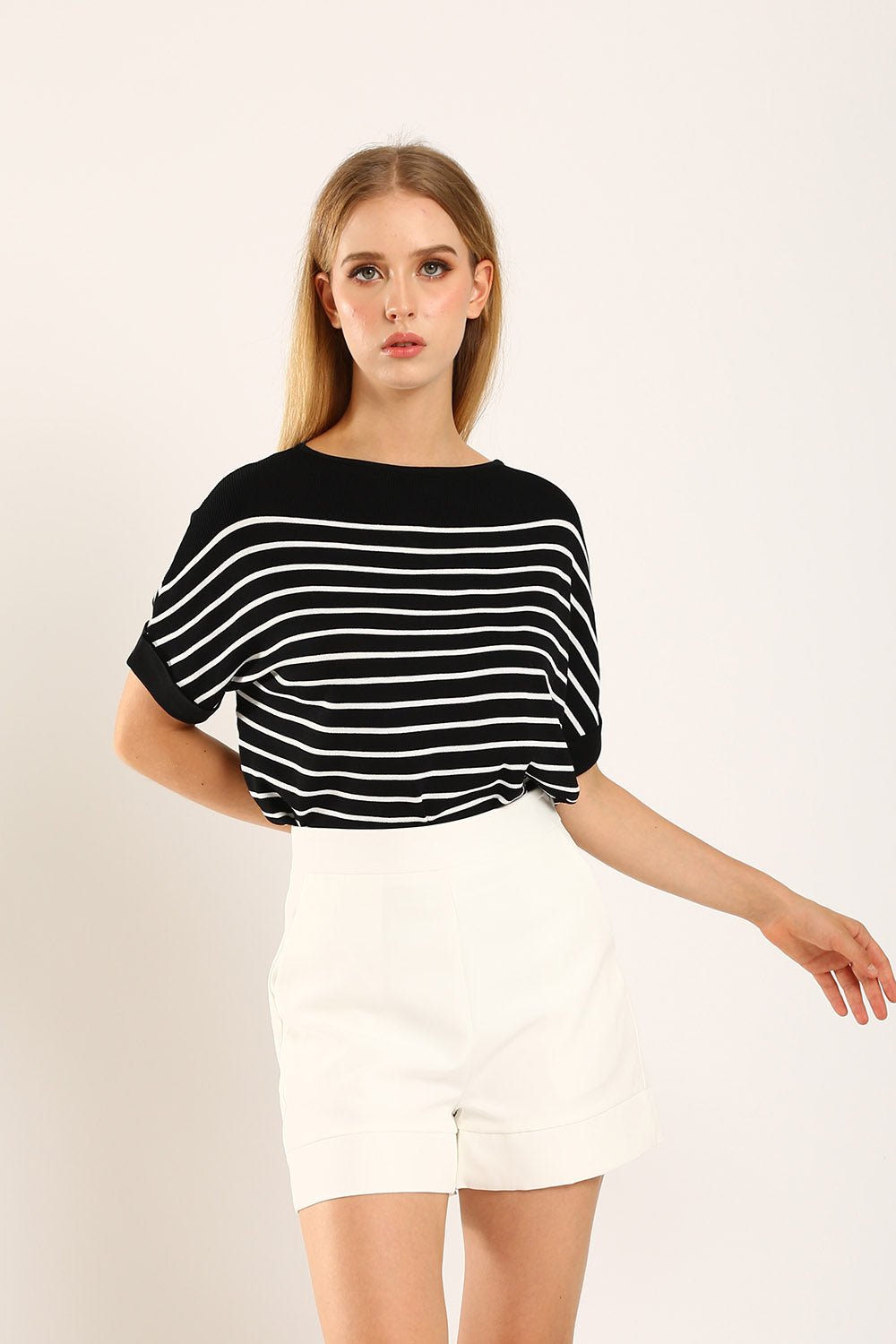 Valeina Contrast Knit Top in Black - Image 7