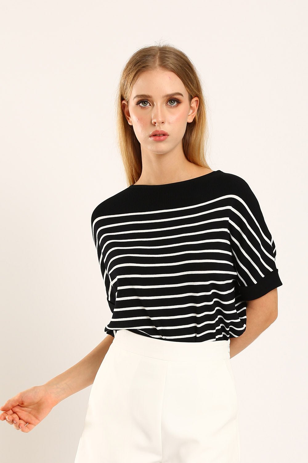 Valeina Contrast Knit Top in Black - Image 3