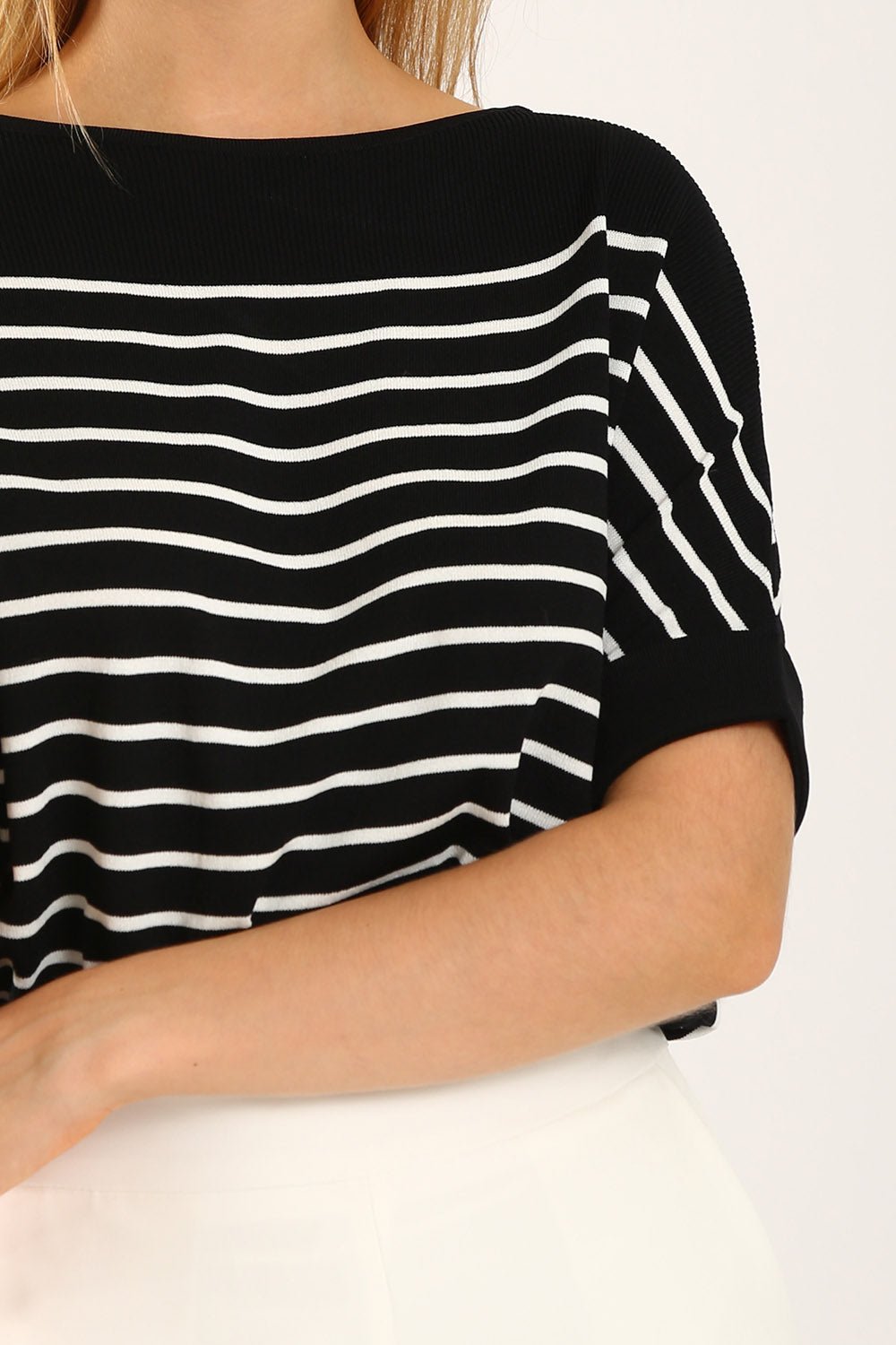 Valeina Contrast Knit Top in Black - Image 2