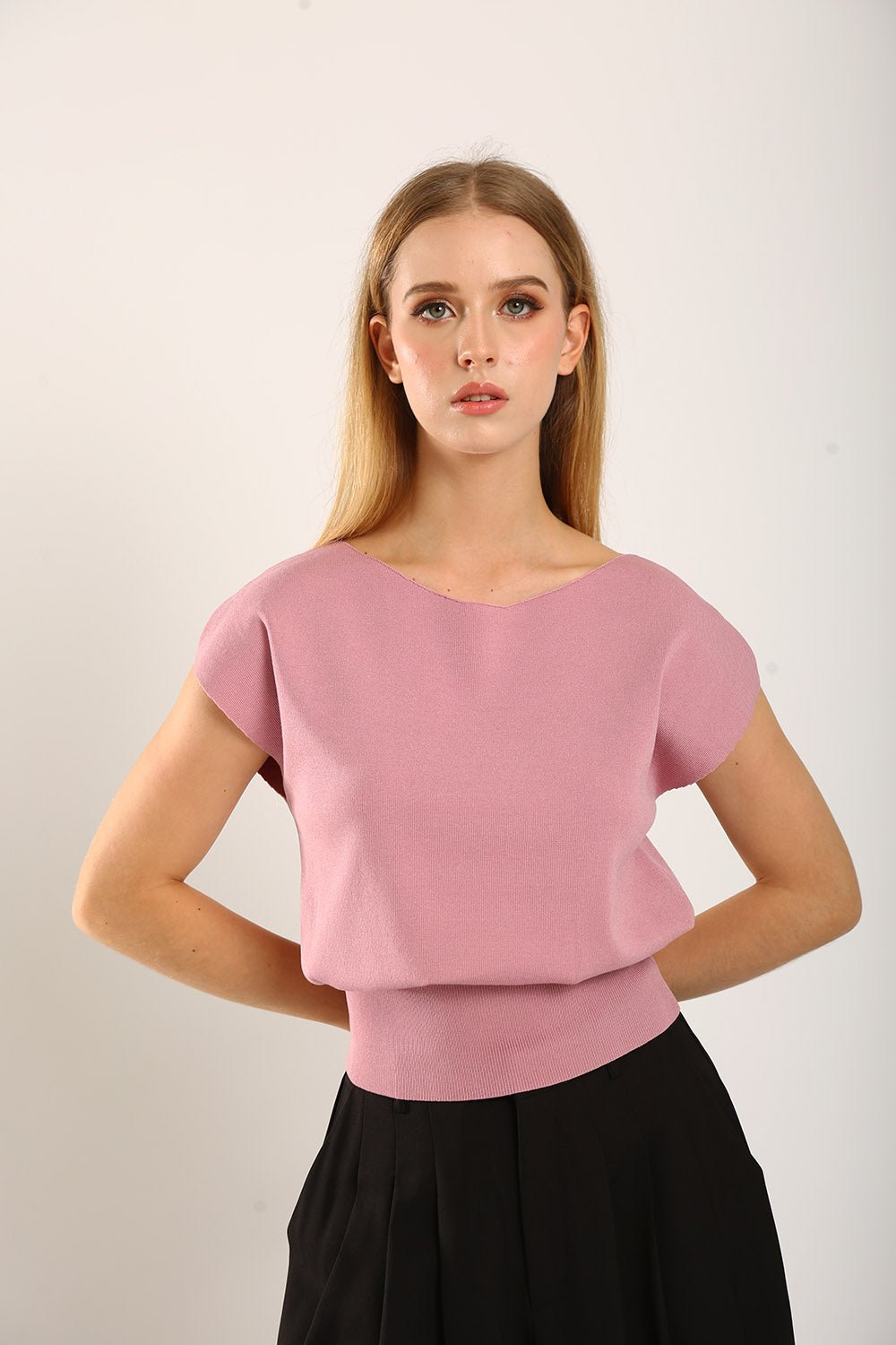 Graciela V-Slit Knit Top in Dust Pink - Image 4