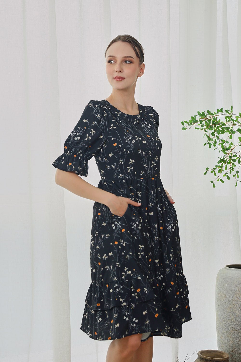 Suri Maxi Dress in Noir Bloom - Image 4