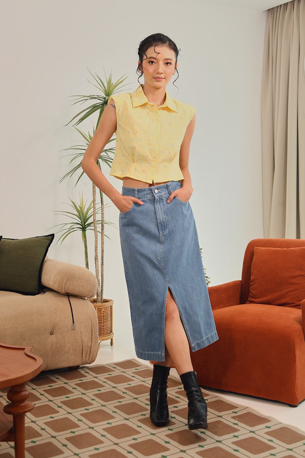 Amina Sleeveless Shirt in Yellow Gingham Top - Image 3
