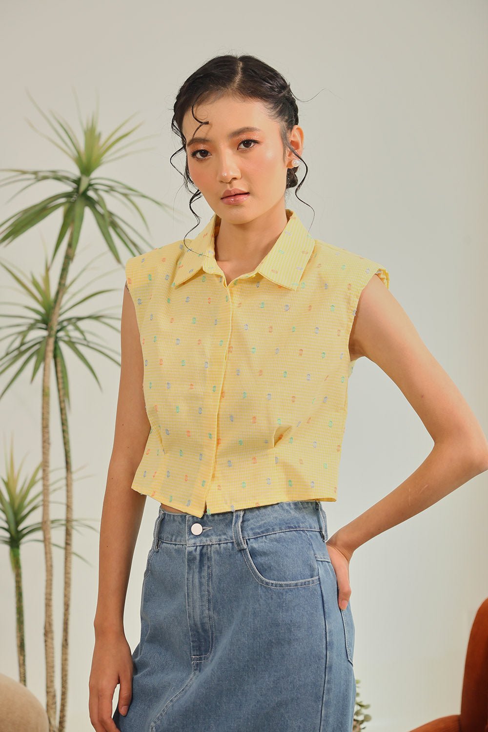 Amina Sleeveless Shirt in Yellow Gingham Top - Image 5