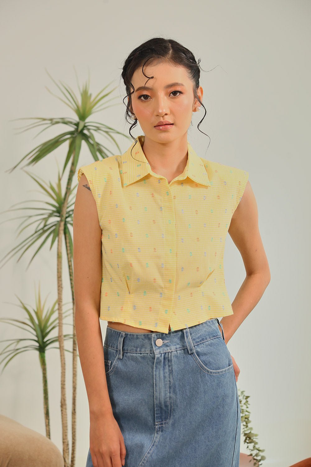 Amina Sleeveless Shirt in Yellow Gingham Top - Image 2