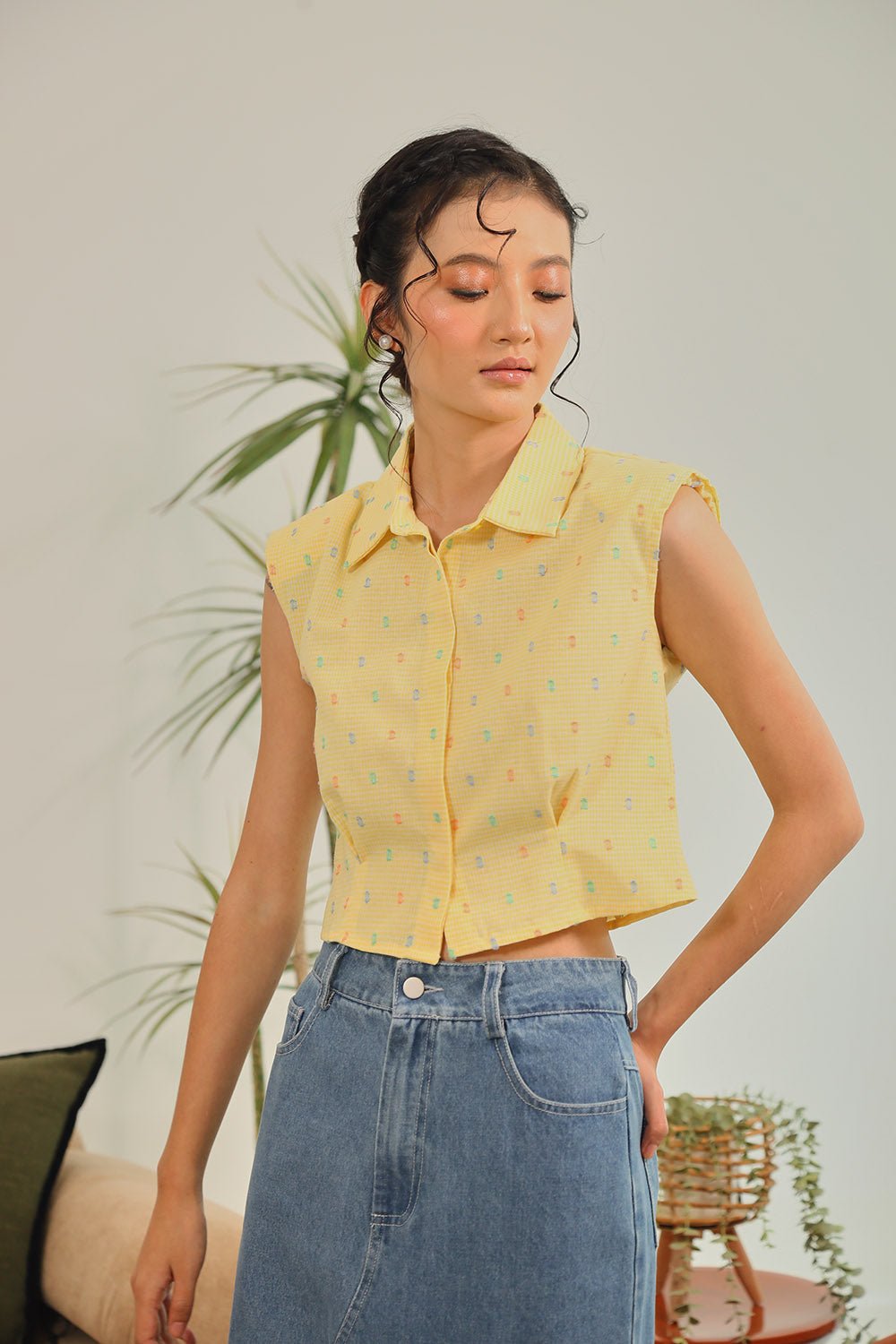 Amina Sleeveless Shirt in Yellow Gingham Top - Image 8