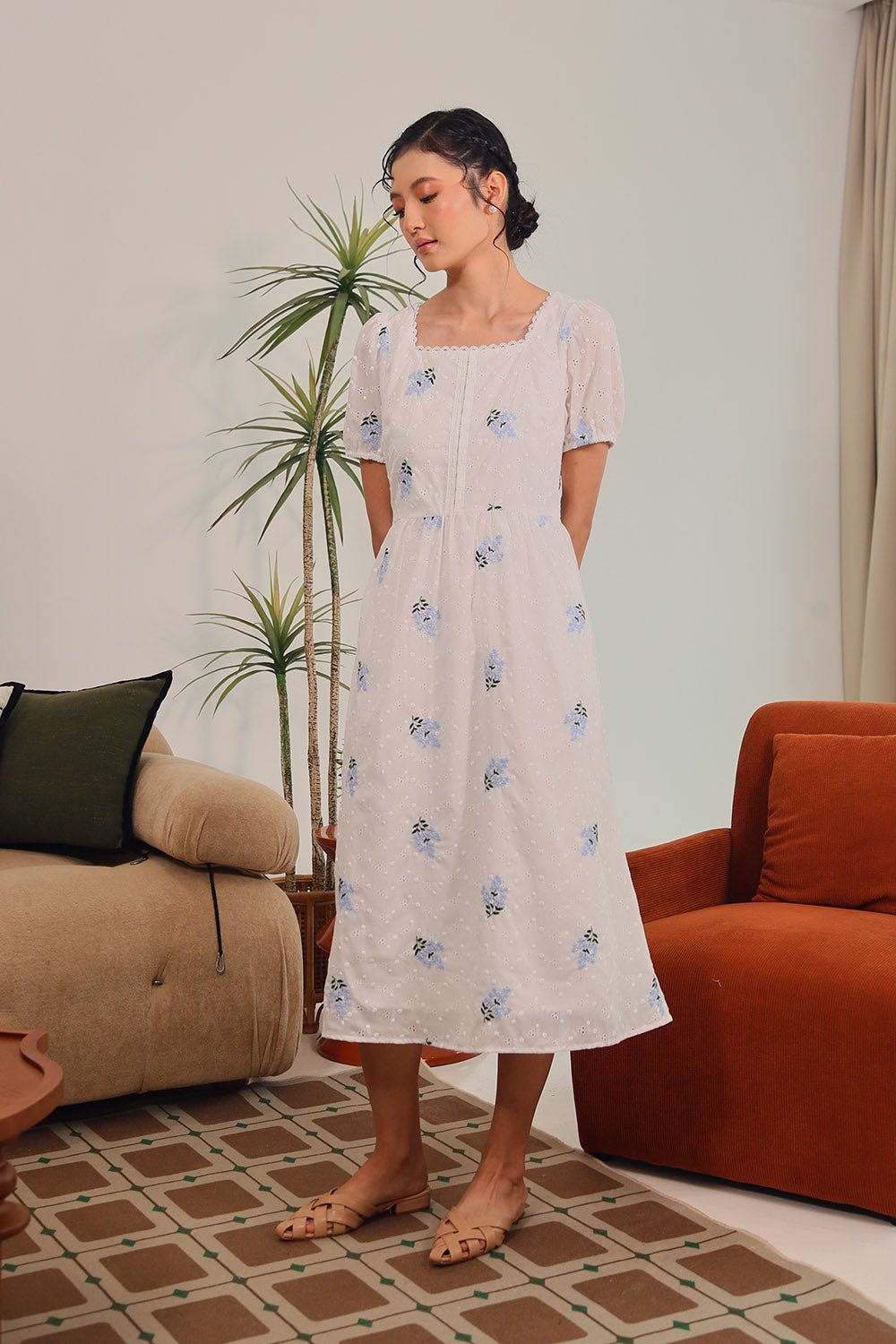Isolde Embroidered Floral Midi Dress in White Bloom - Image 9