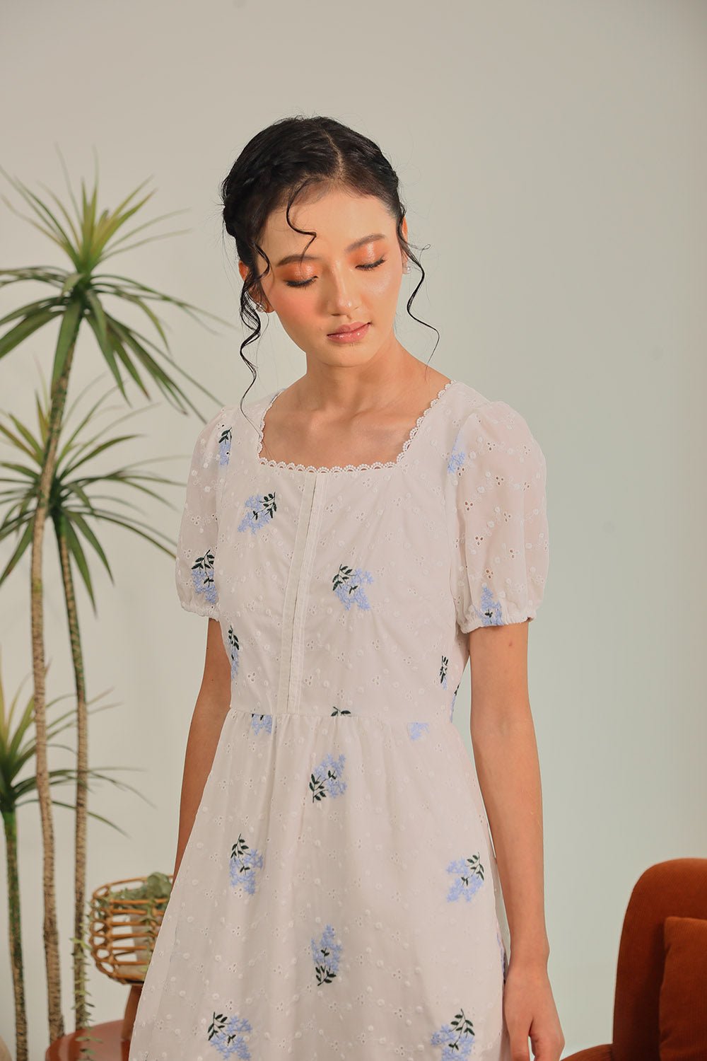 Isolde Embroidered Floral Midi Dress in White Bloom - Image 6