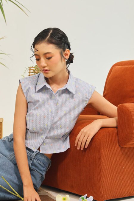 Amina Sleeveless Shirt in Blue Gingham Pop